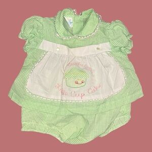 Grandmas Little Cup Cake Vintage Set